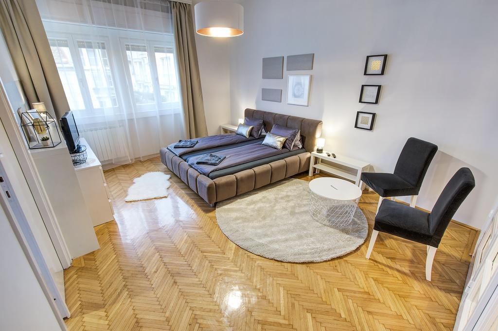 Brighthome Castle District Budapest Bagian luar foto