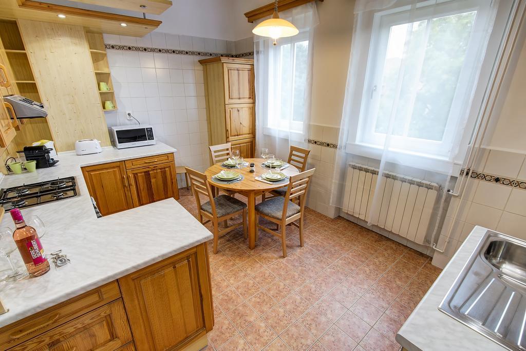 Brighthome Castle District Budapest Bagian luar foto